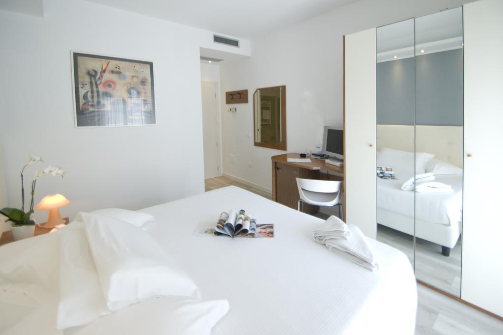 Hotel Sorriso Milano Marittima Pokoj fotografie