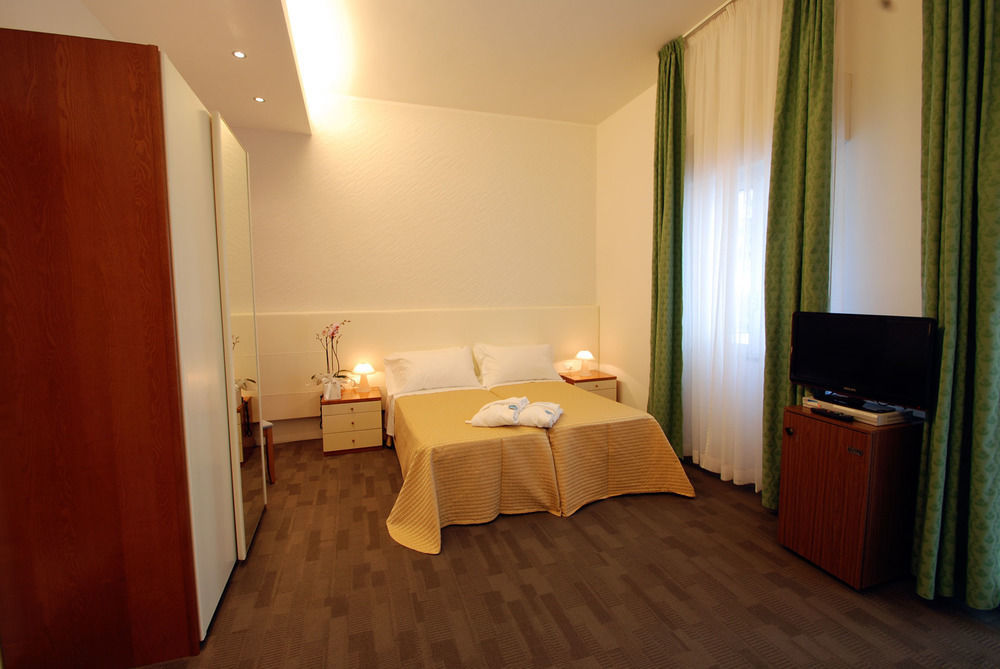 Hotel Sorriso Milano Marittima Exteriér fotografie